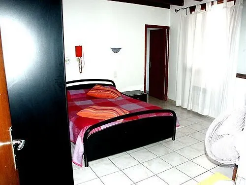 Hotel Residence Larroque Caussade 2*,